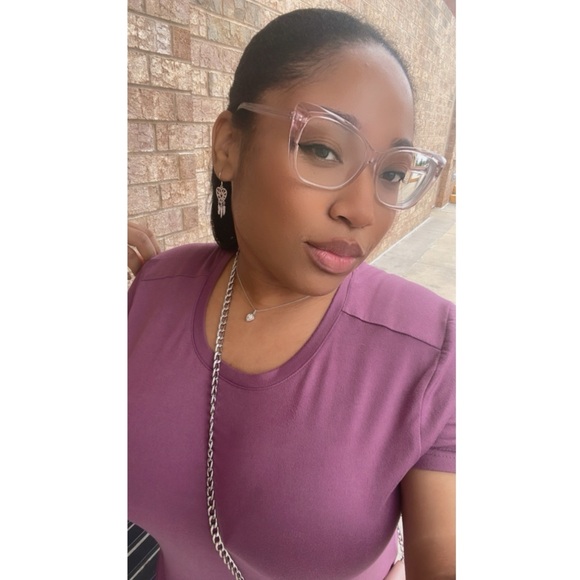 Lonnahoney 🫶 Like this post to be notified for a Posh show 🫶 - Picture 5 of 9